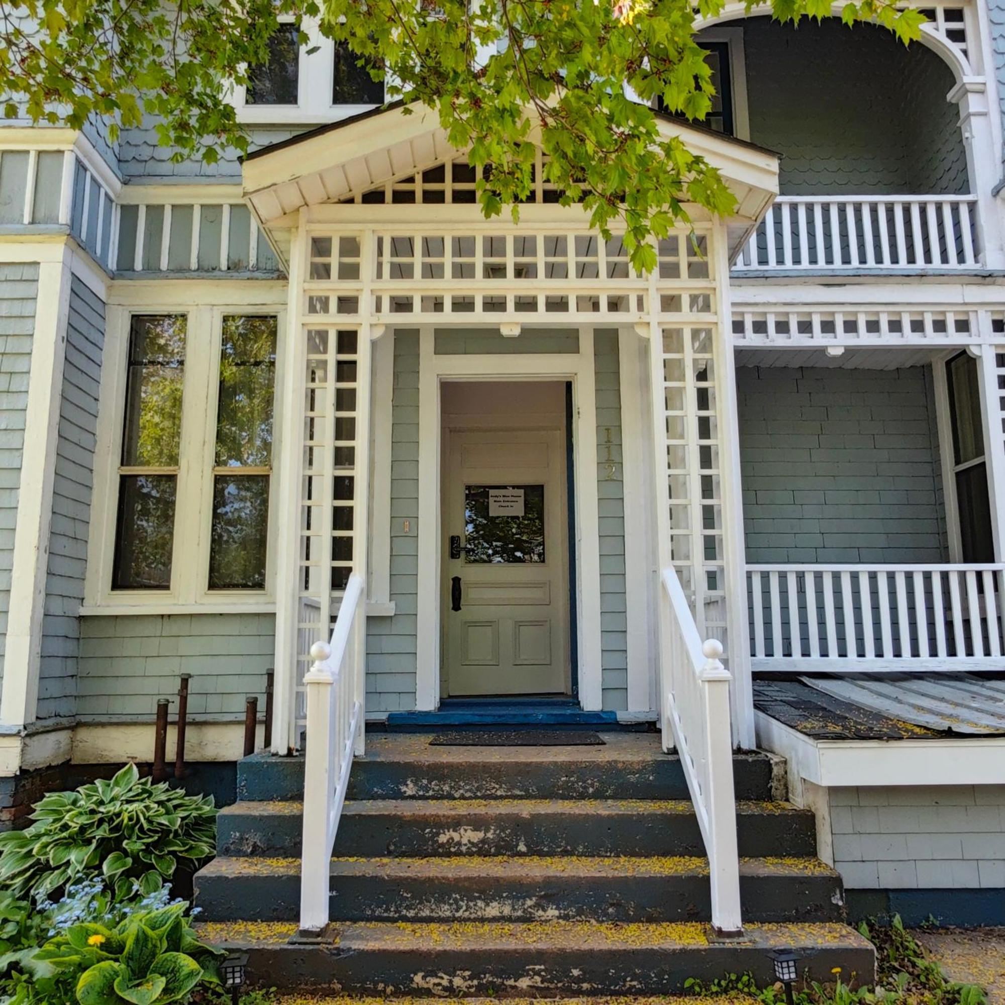 Andy'S Blue House Bed & Breakfast Charlottetown Exterior photo